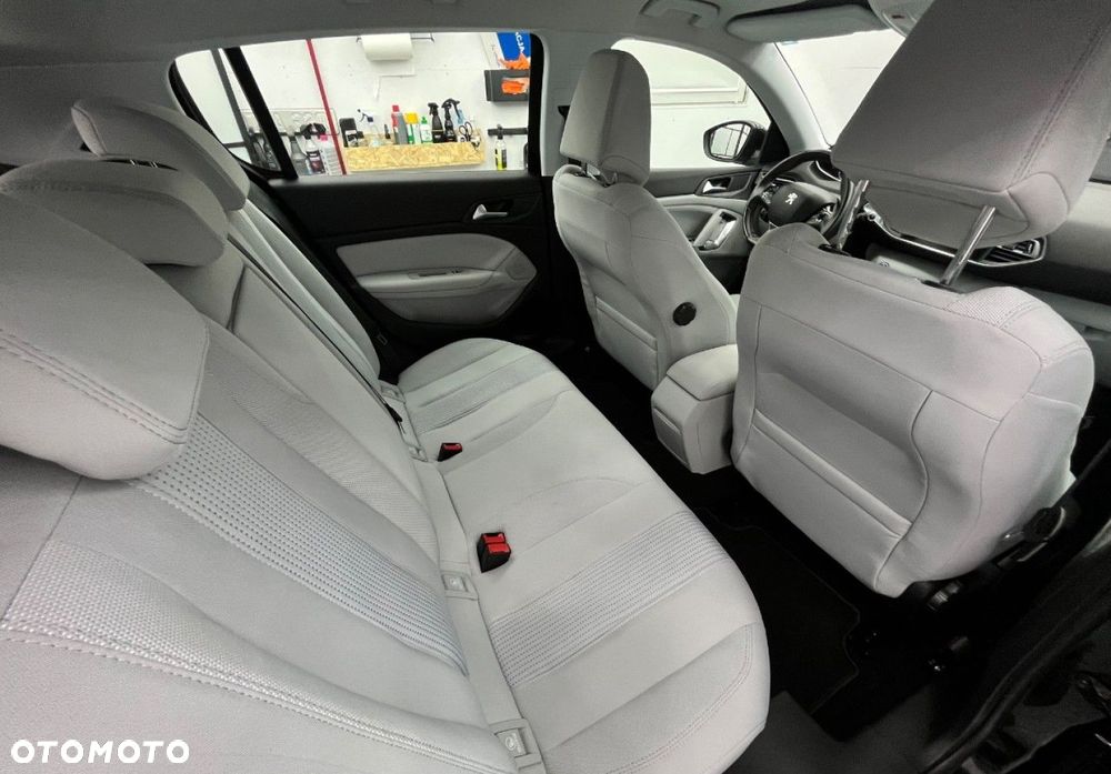 Peugeot 308 - 24