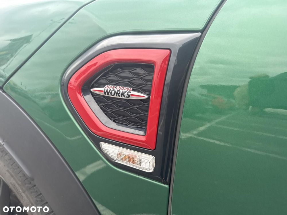 MINI John Cooper Works - 25