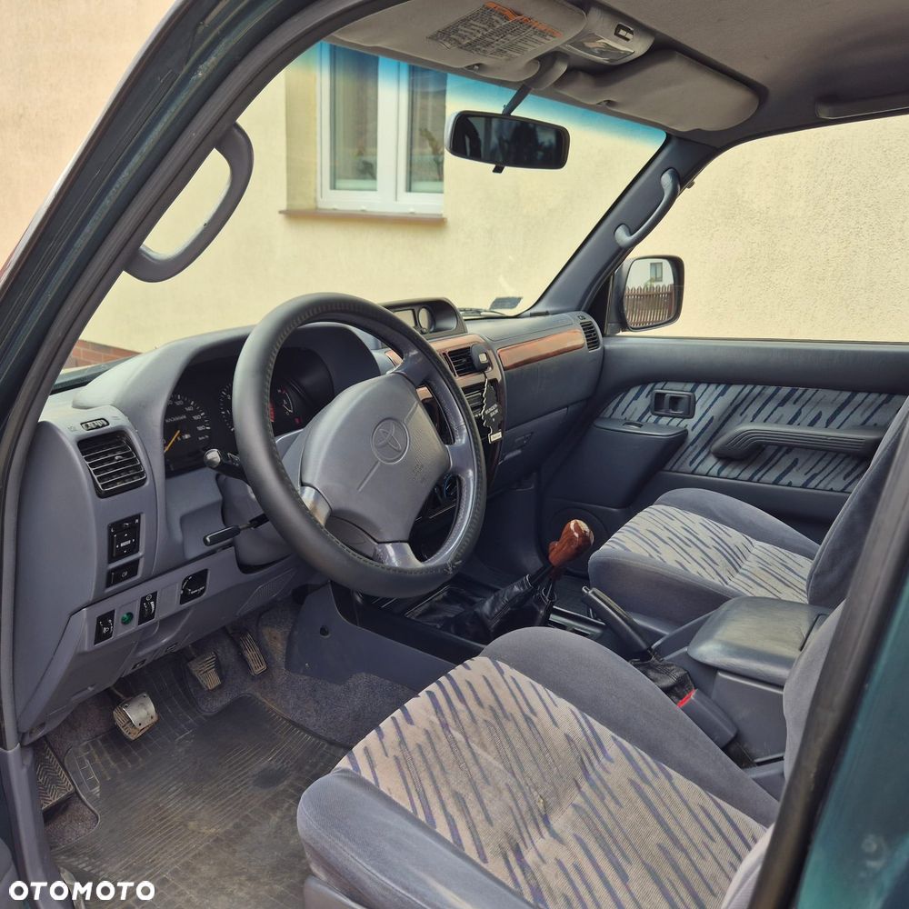 Toyota Land Cruiser - 2