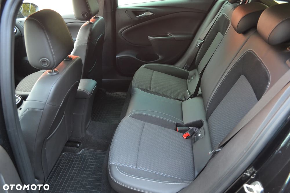 Opel Astra 1.4 T Elite S&S - 9
