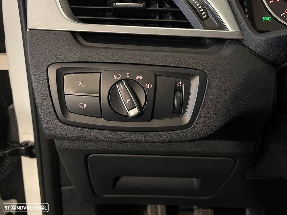 BMW X1 18 d sDrive Advantage - 29