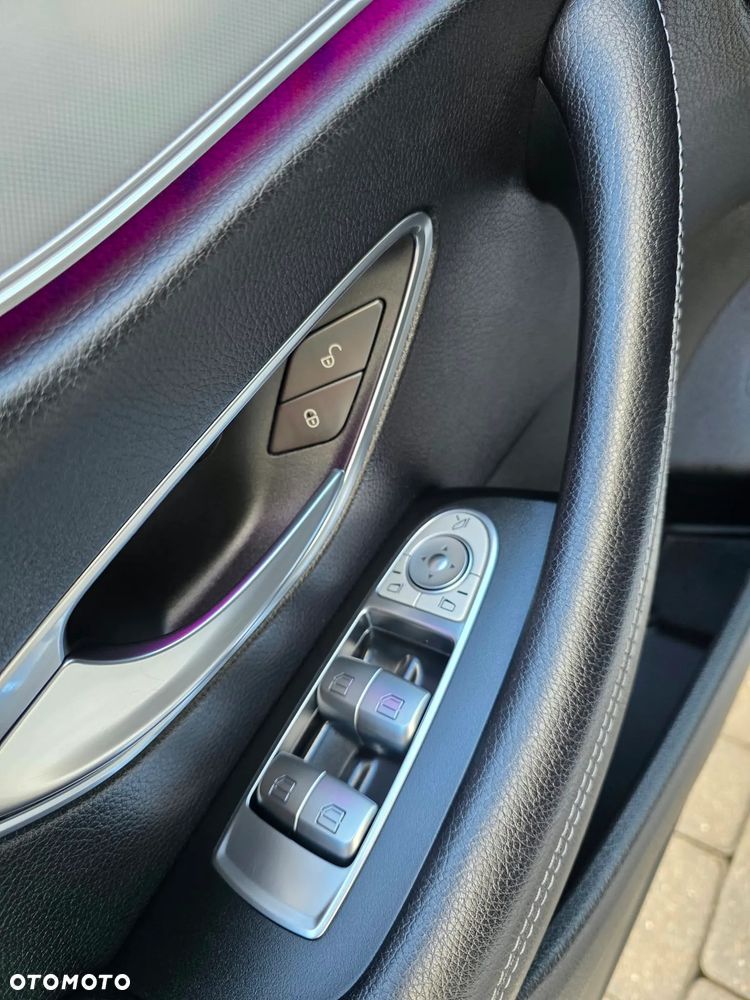 Mercedes-Benz Klasa E 300 9G-TRONIC - 29