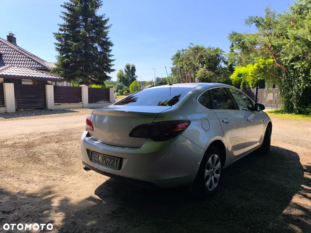 Opel Astra 1.4 T EU6 - 4