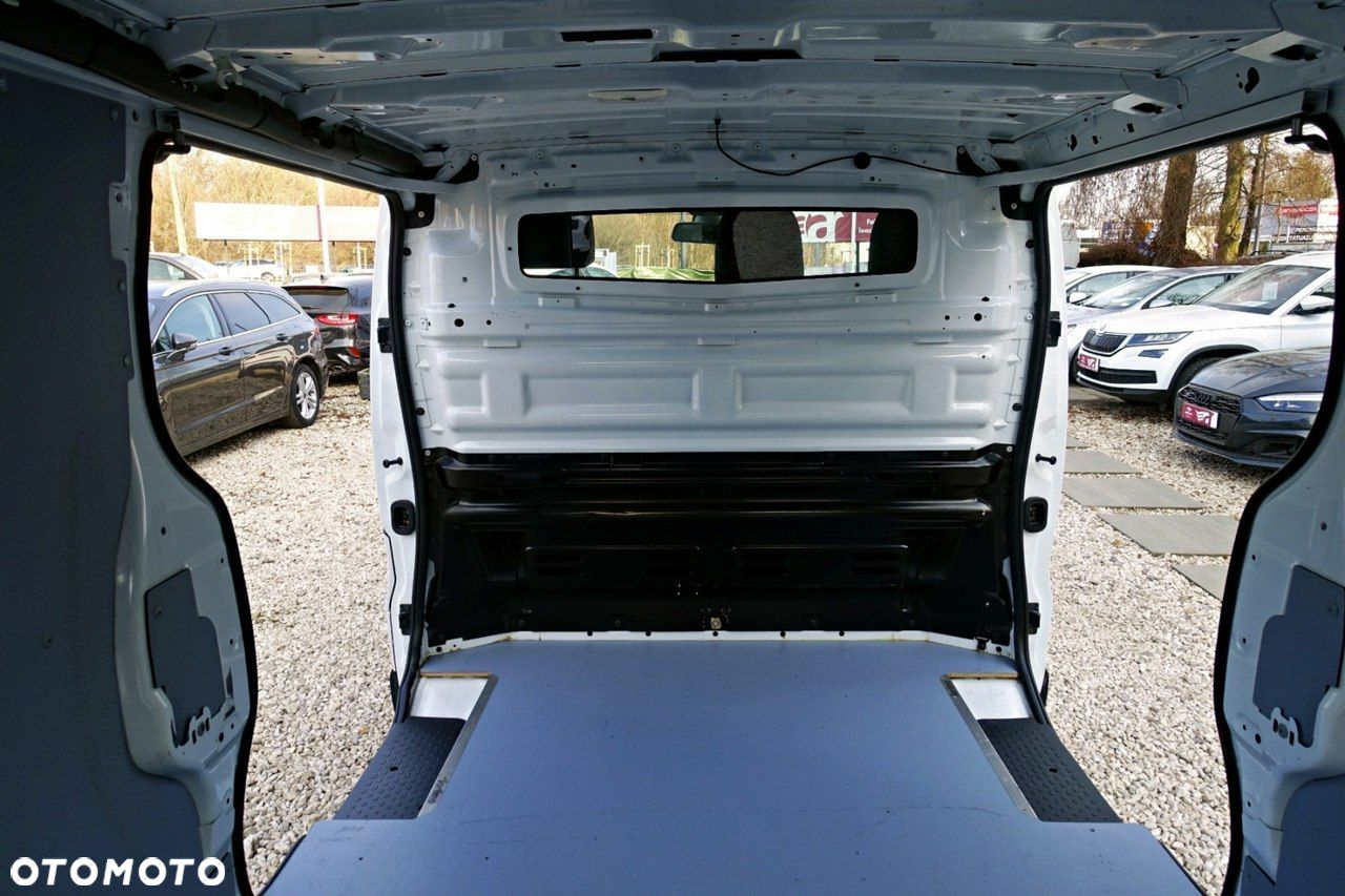 Opel Vivaro - 17