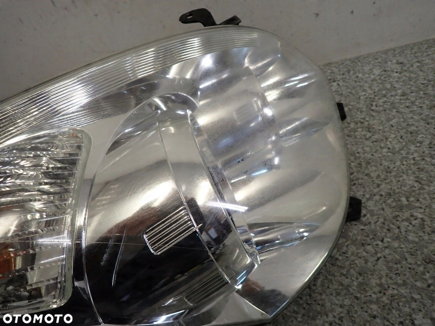 TOYOTA COROLLA VERSO 07- LAMPA PRZEDNIA PRAWA REFLEKTOR PRAWY - 8