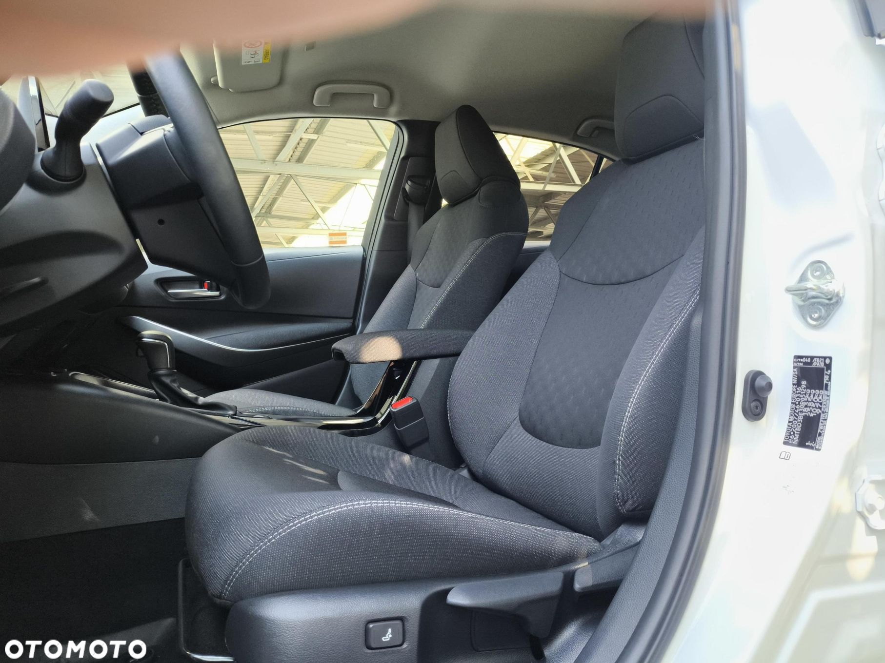 Toyota Corolla 1.8 Hybrid Style - 27