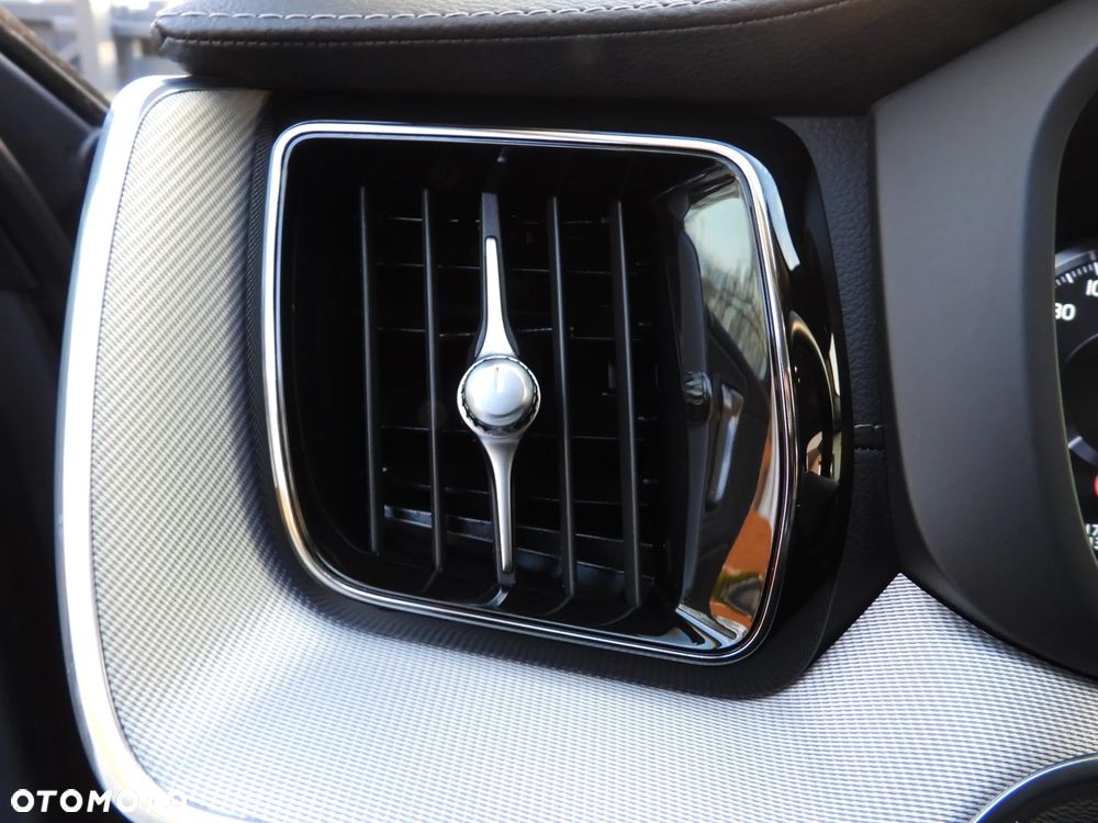 Volvo XC 60 B4 D Geartronic Inscription - 31