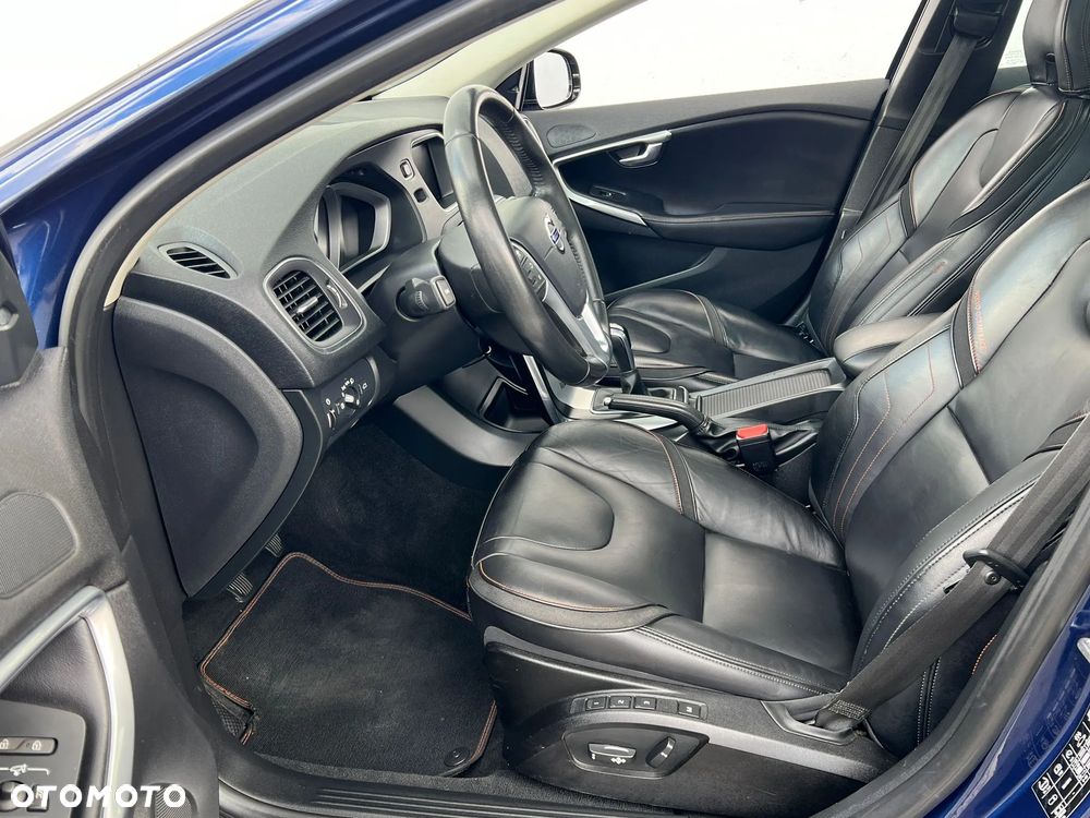 Volvo V40 D3 Ocean Race - 17