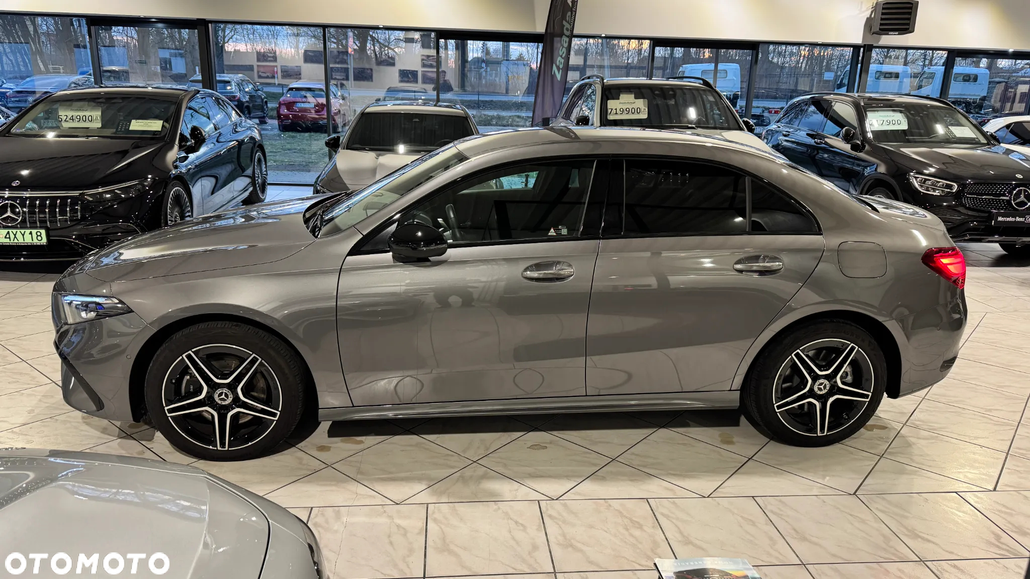 Mercedes-Benz Klasa A 250 e PHEV AMG Line 8G-DCT - 3