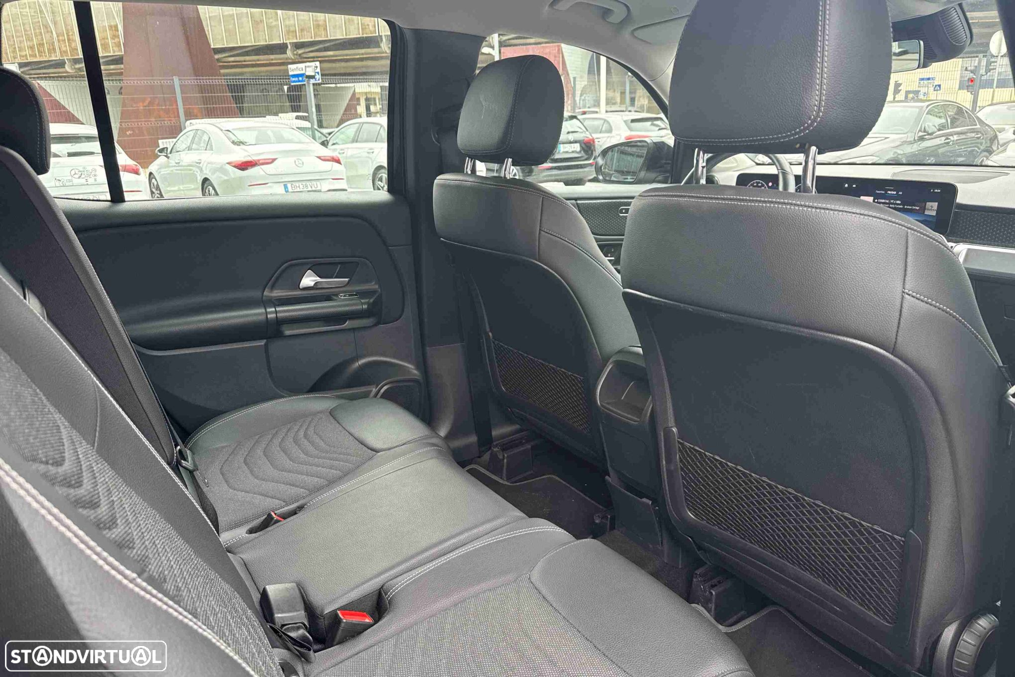 Mercedes-Benz GLB 180 d - 10