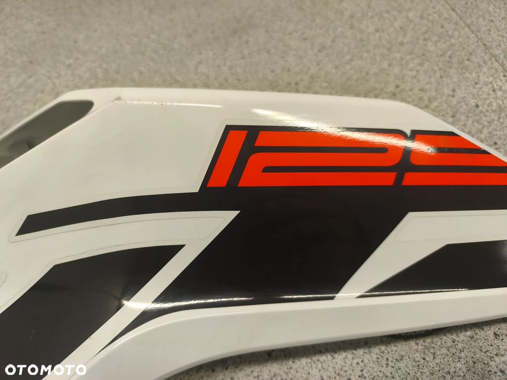 Owiewka, osłona, bok, boczek KTM 125 Duke - 7