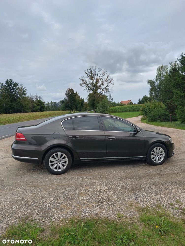 Volkswagen Passat 1.6 TDI Trendline - 5