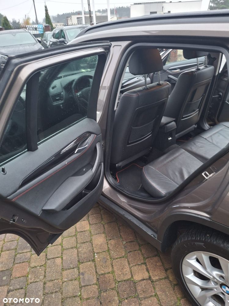 BMW X1 sDrive18d xLine - 13