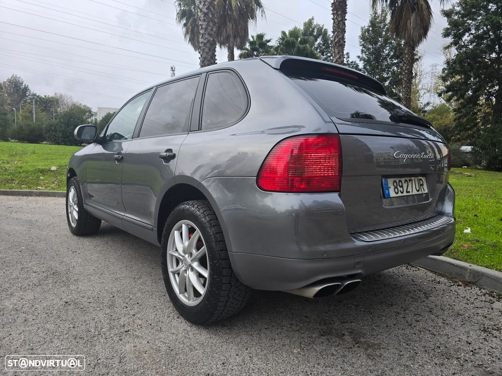 Porsche Cayenne Turbo - 10