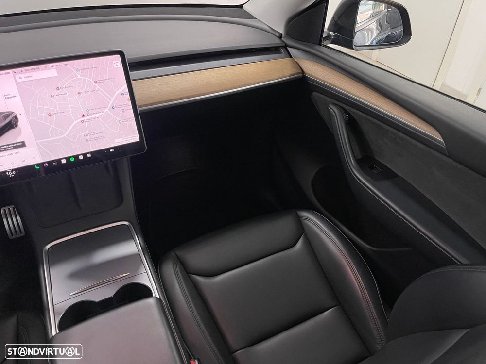 Tesla Model Y Performance Dual Motor AWD - 21