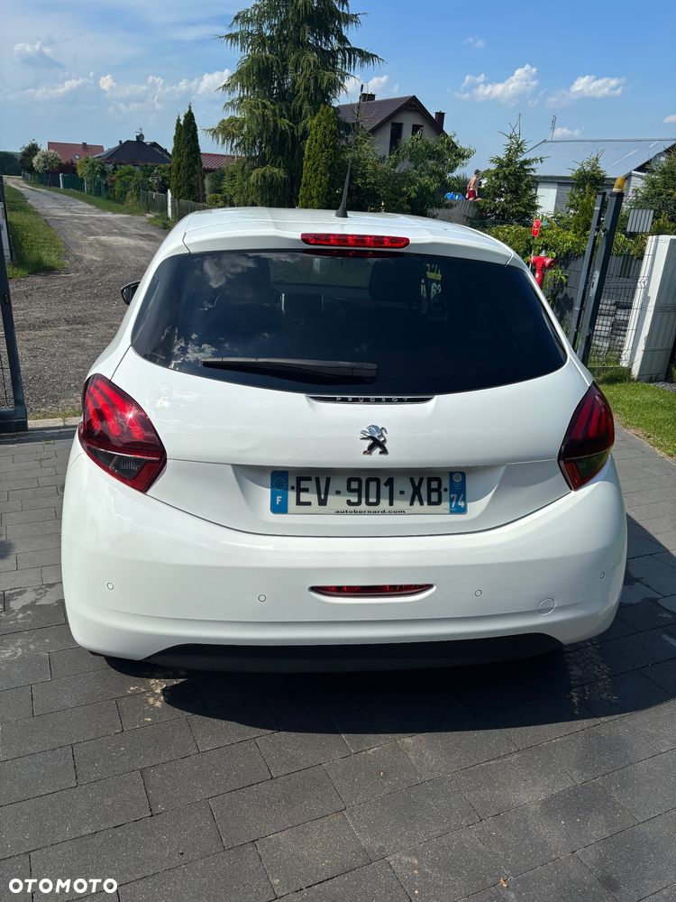 Peugeot 208 1.2 PureTech Style - 6