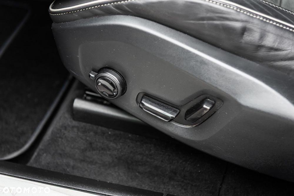 Volvo XC 60 D4 Drive-E R-Design Kinetic - 13