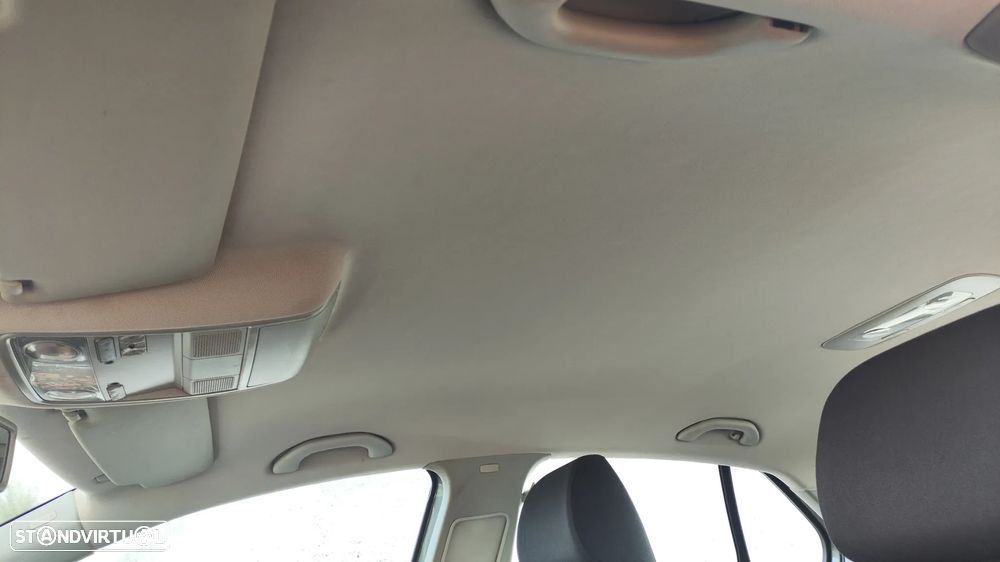 VW Jetta 1.9 TDi BlueM. Confortline - 11