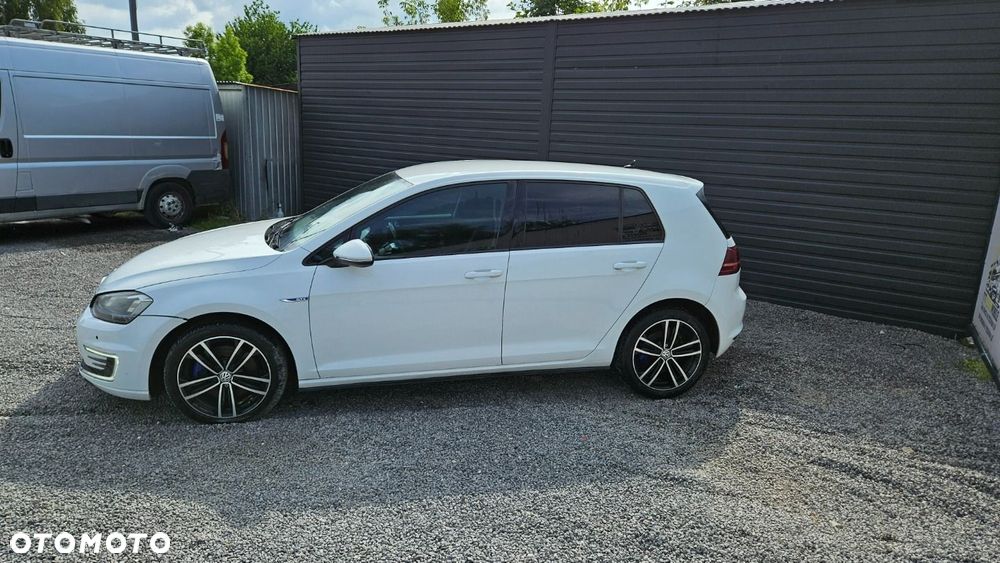 Volkswagen Golf - 2