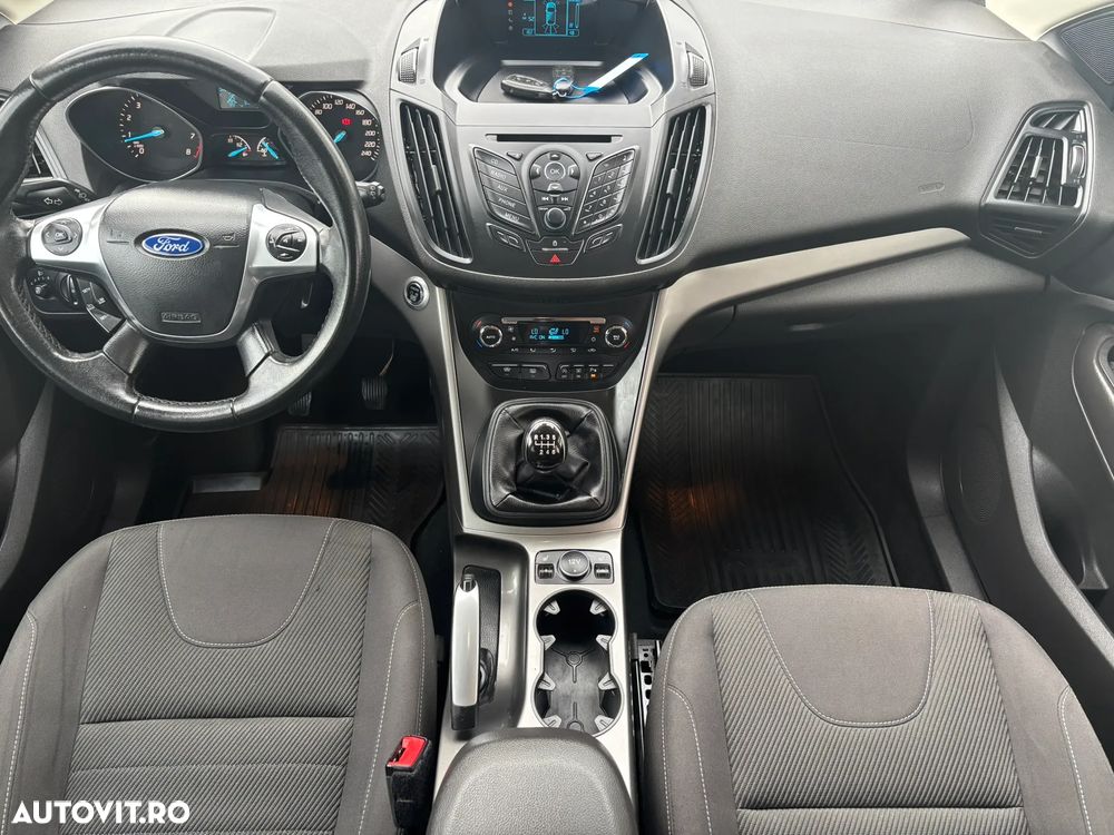 Ford Kuga - 20