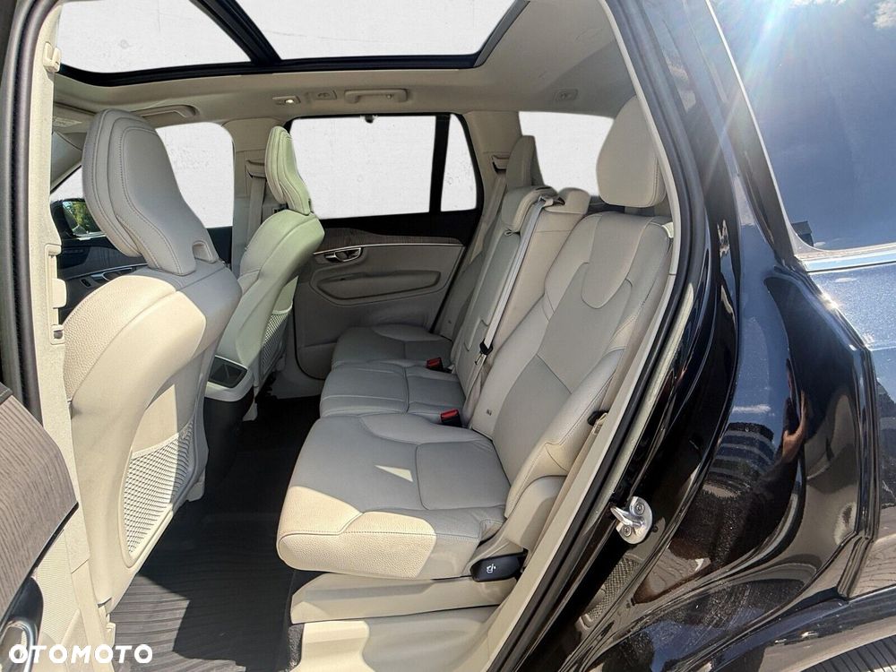 Volvo XC 90 - 23