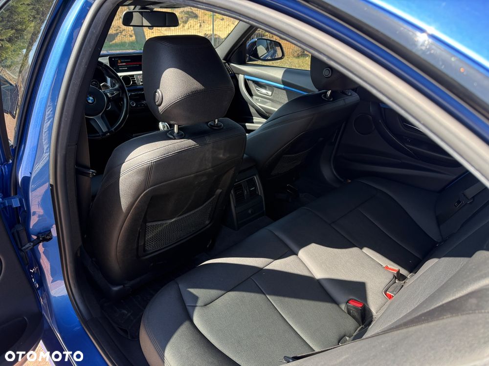 BMW Seria 3 330i GPF xDrive M Sport Shadow sport - 18