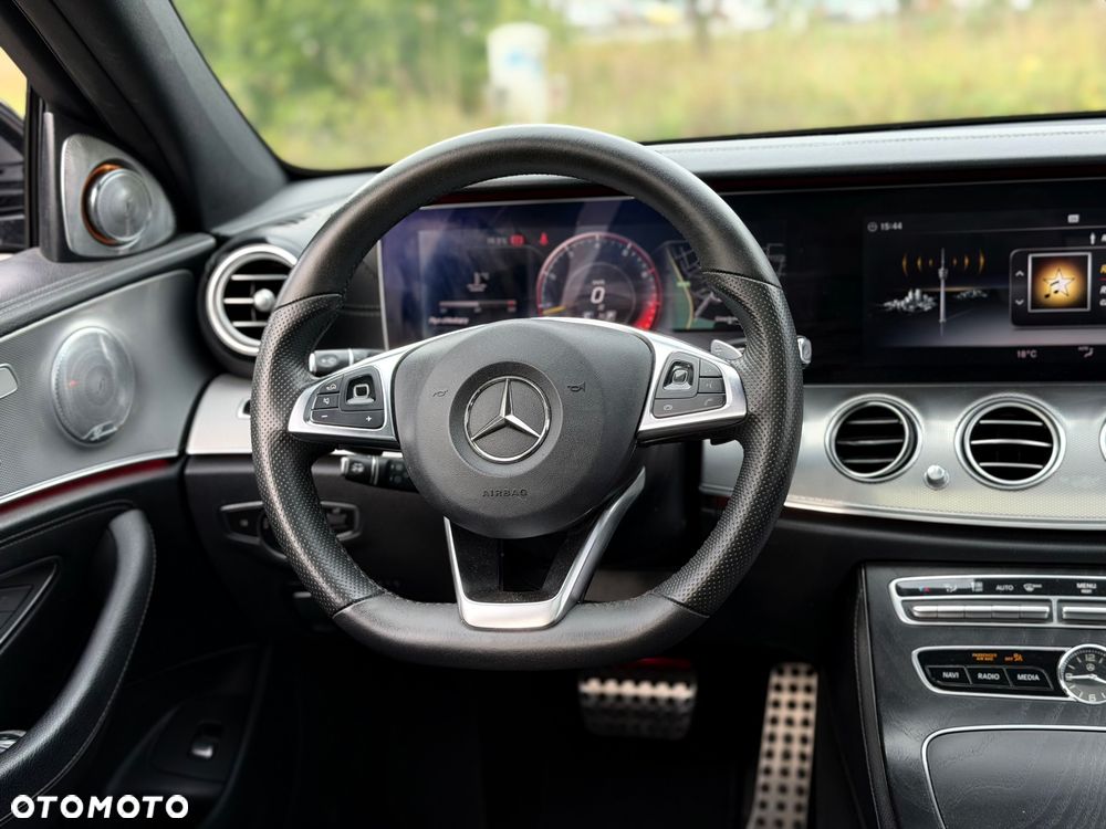 Mercedes-Benz Klasa E 220 d 4Matic 9G-TRONIC AMG Line - 30