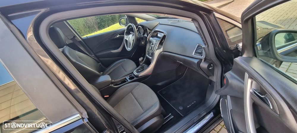 Opel Astra 1.7 CDTI Cosmo - 11