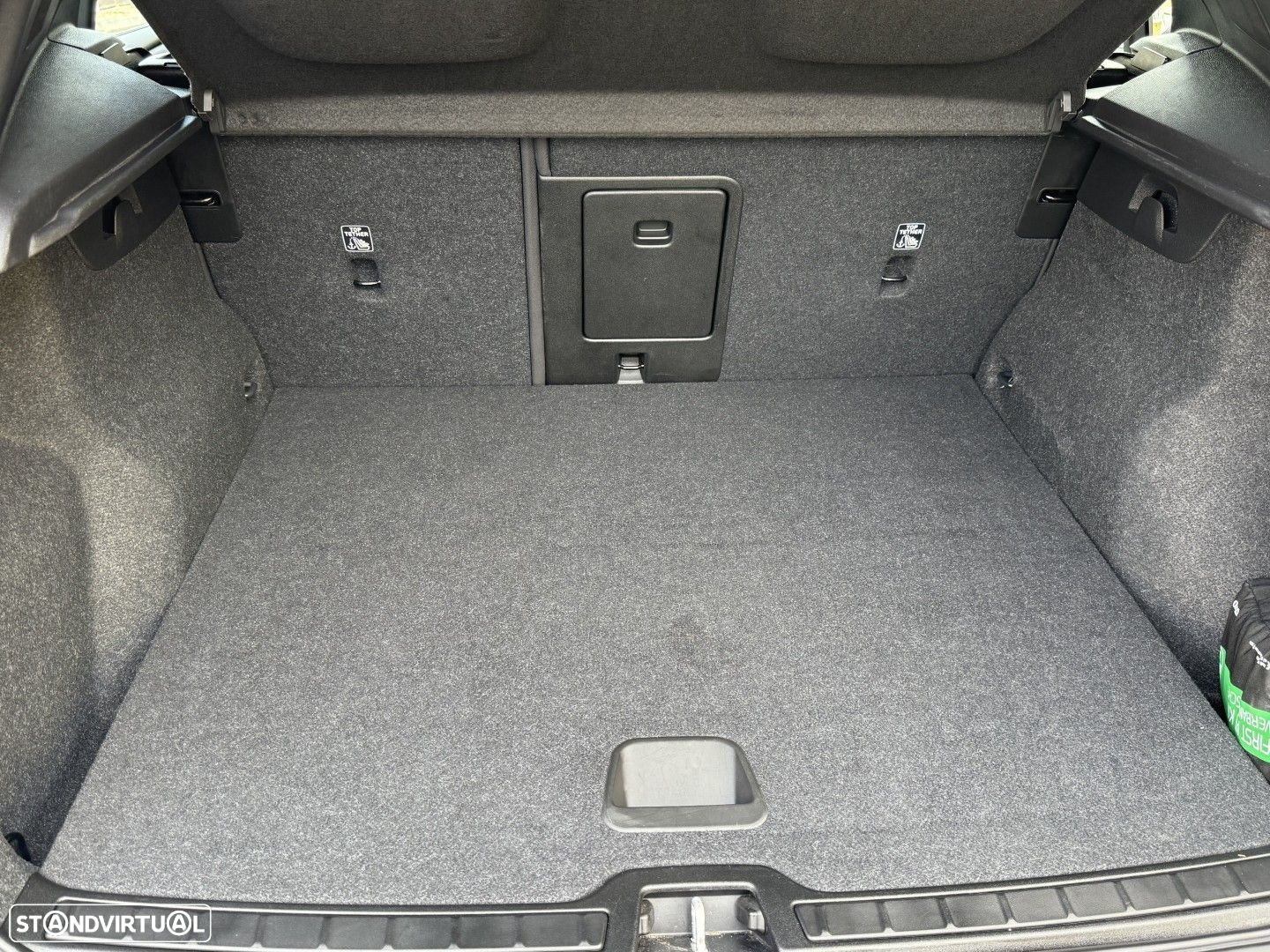 Volvo XC 40 Recharge Plus - 16