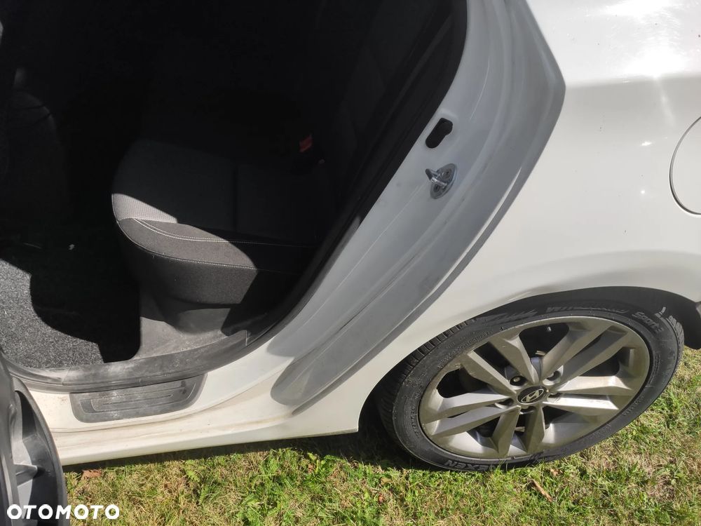 Hyundai i30 1.6 CRDI Passion - 12