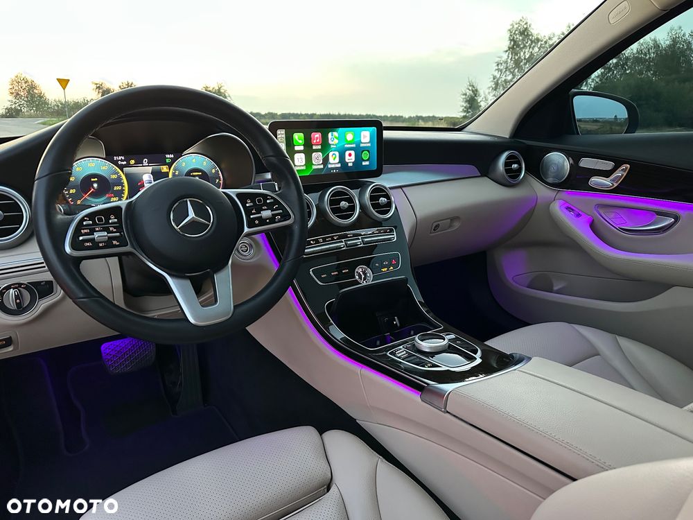 Mercedes-Benz Klasa C 300 T 9G-TRONIC AMG Line - 19