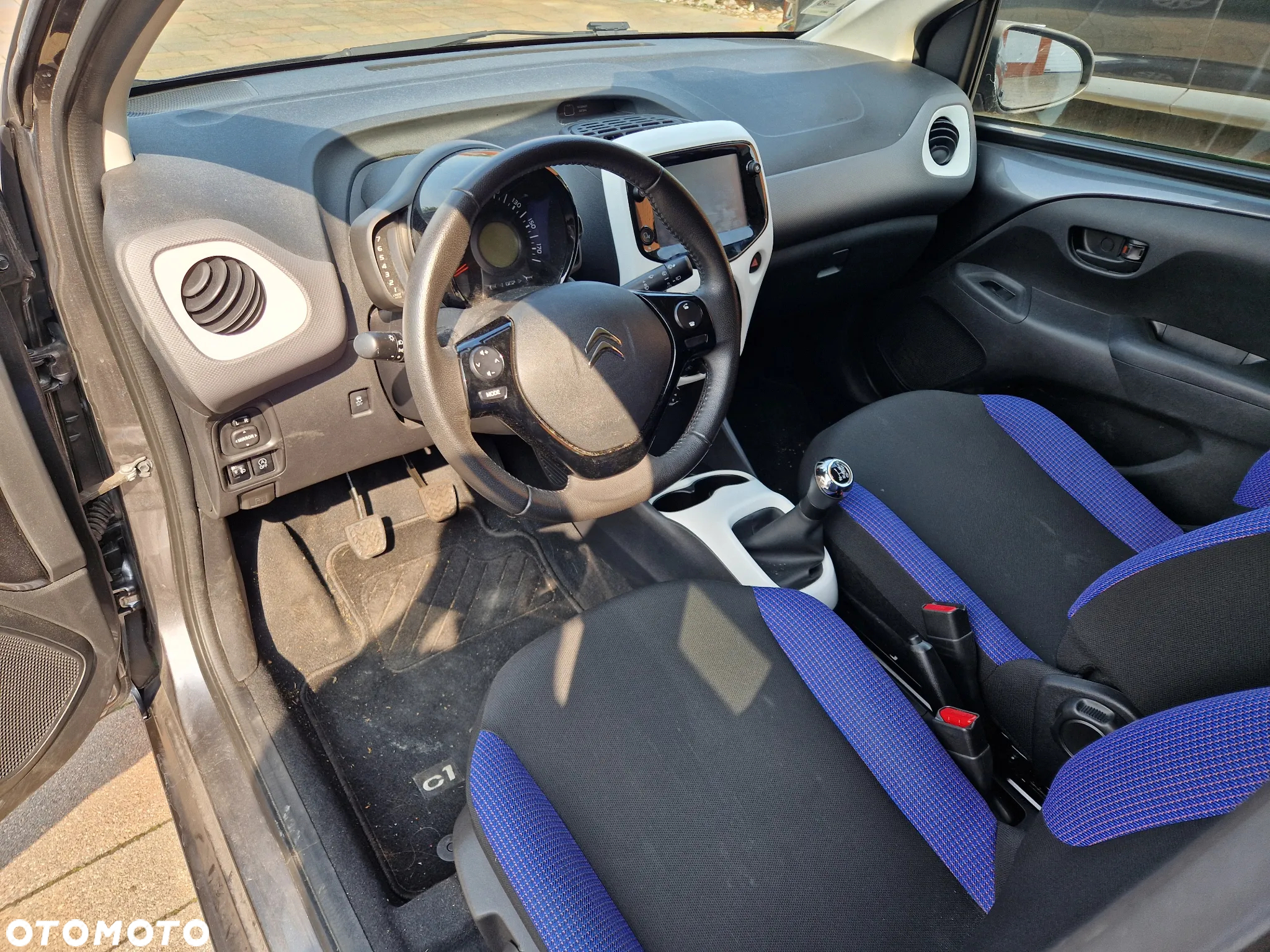 Citroën C1 AIRSCAPE VTi 72 SHINE - 28