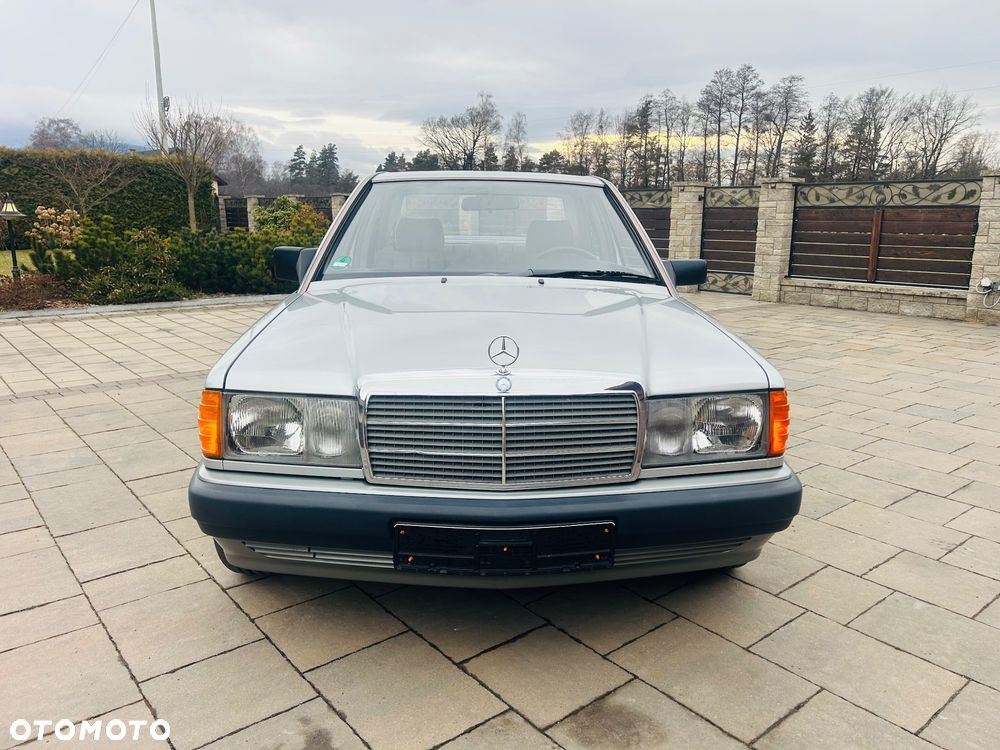 Mercedes-Benz W201 (190) - 3