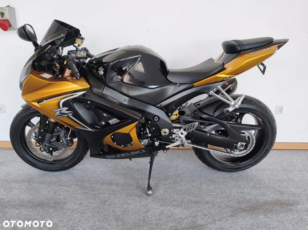 Suzuki GSX-R - 15