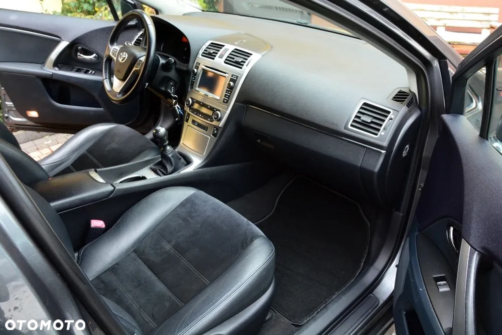 Toyota Avensis Touring Sports 1.8 Business Edition - 21