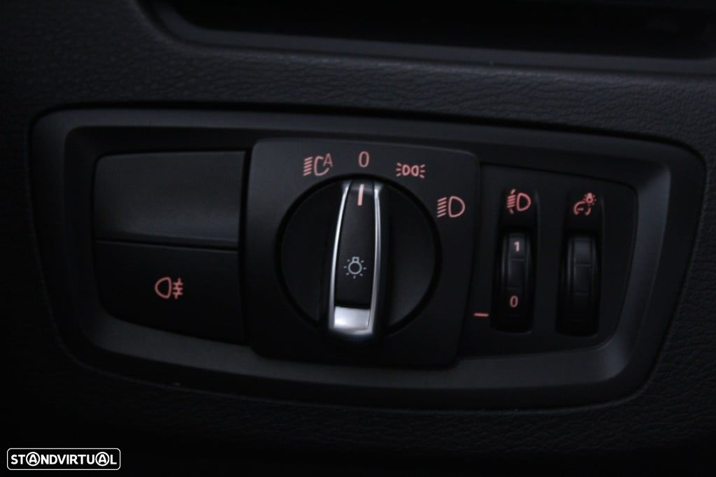 BMW X1 16 d sDrive Advantage - 26