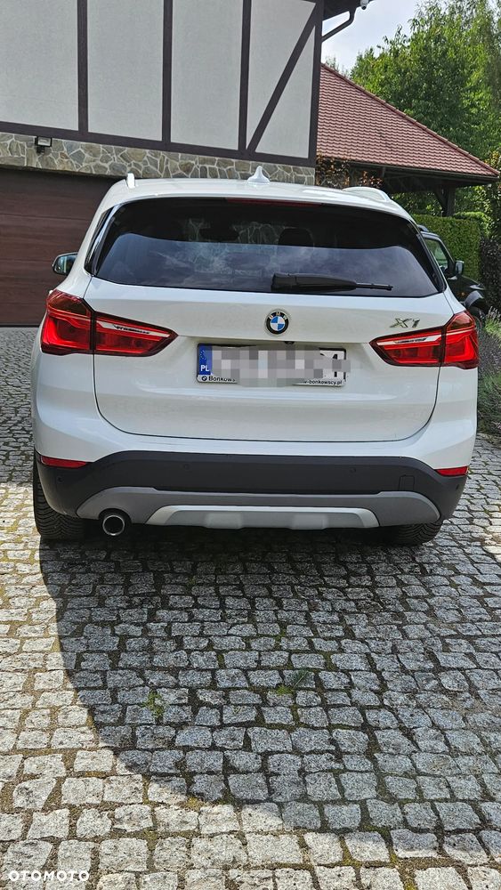 BMW X1 sDrive18i xLine - 8