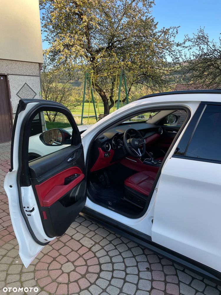 Alfa Romeo Stelvio 2.0 Turbo 16V AT8-Q4 Sprint - 6