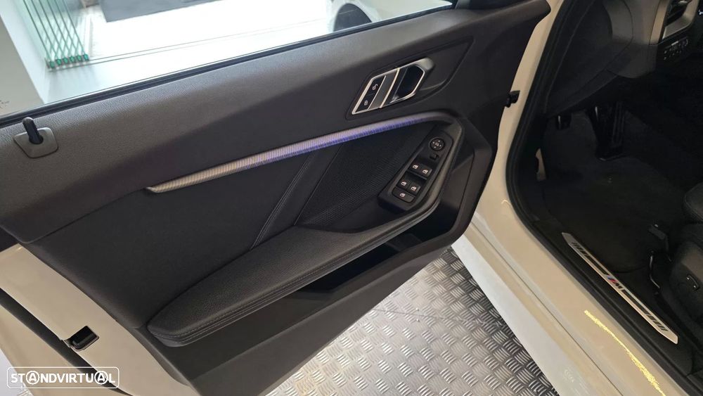 BMW 116 d Pack M - 32