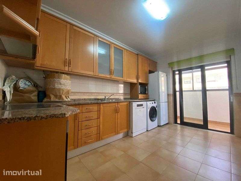 Apartamento T3 à venda na Rua Salgueiro Maia, Pinhal Novo, 1º andar - Grande imagem: 2/12