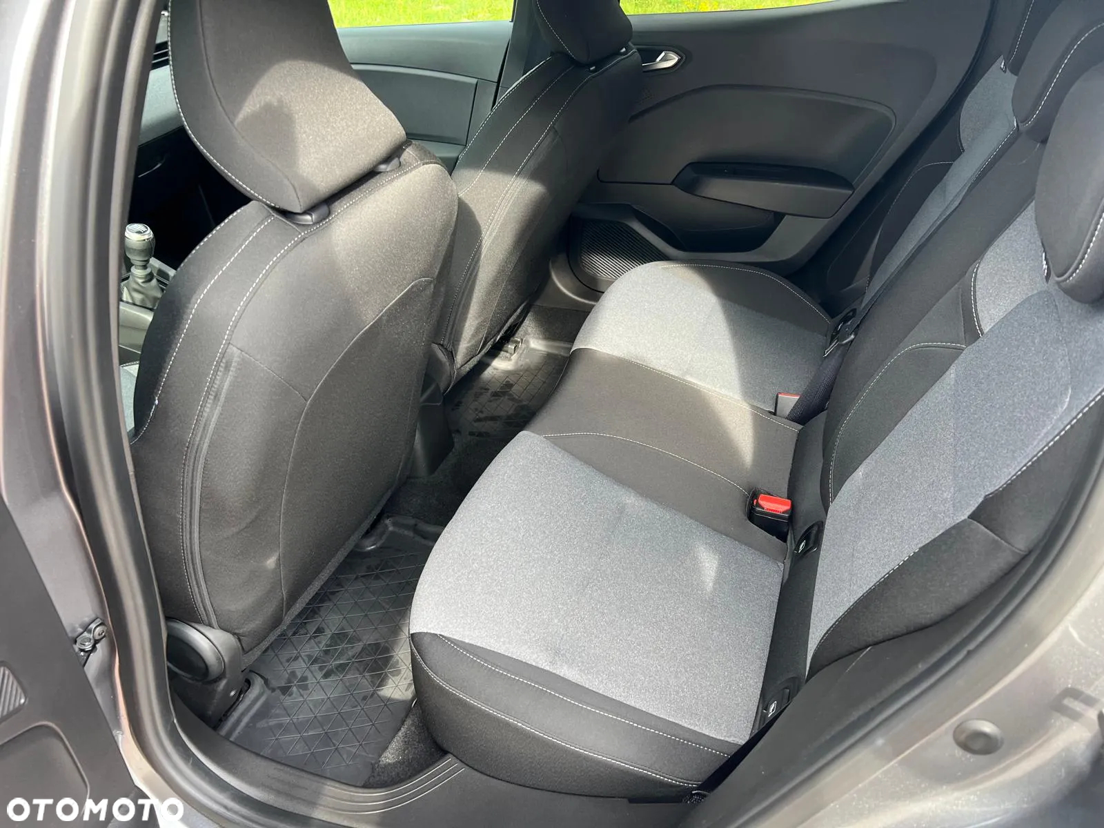 Renault Clio 1.0 TCe Evolution - 10