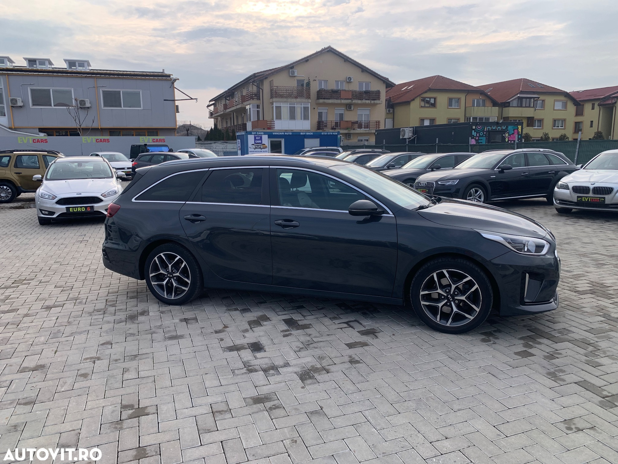 Kia Ceed - 8
