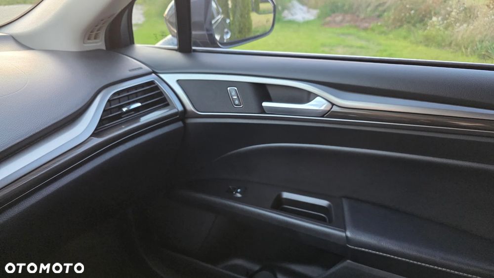 Ford Fusion 2.0 EcoBoost Titanium - 14