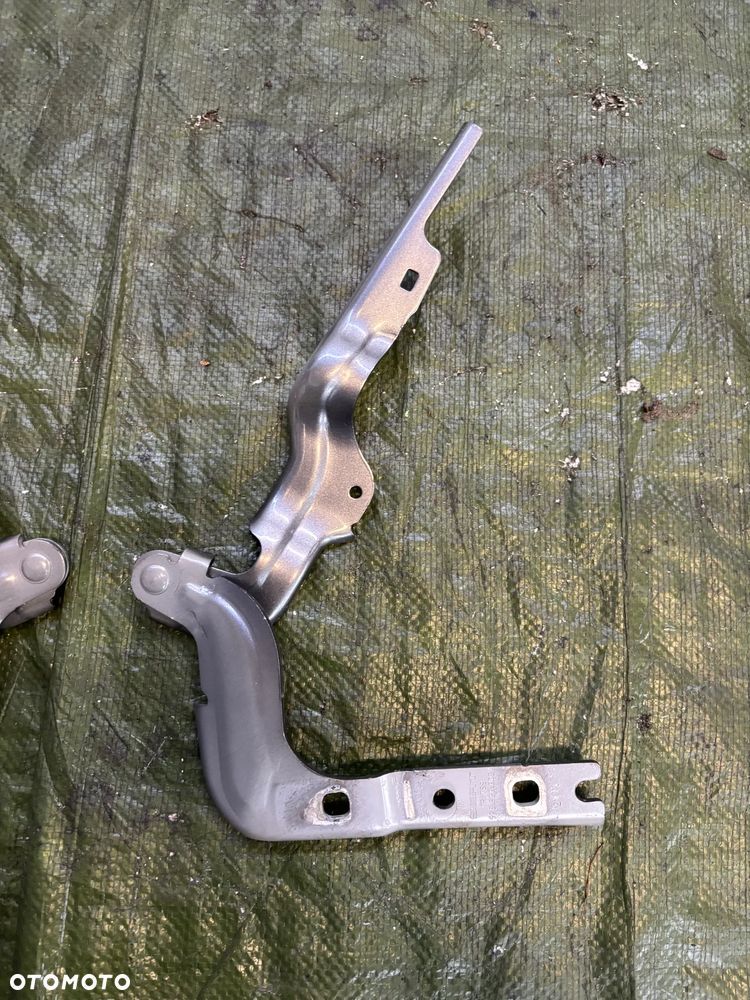 Seat Ateca zawias maski prawy lewy 575823302A 575823301A - 5