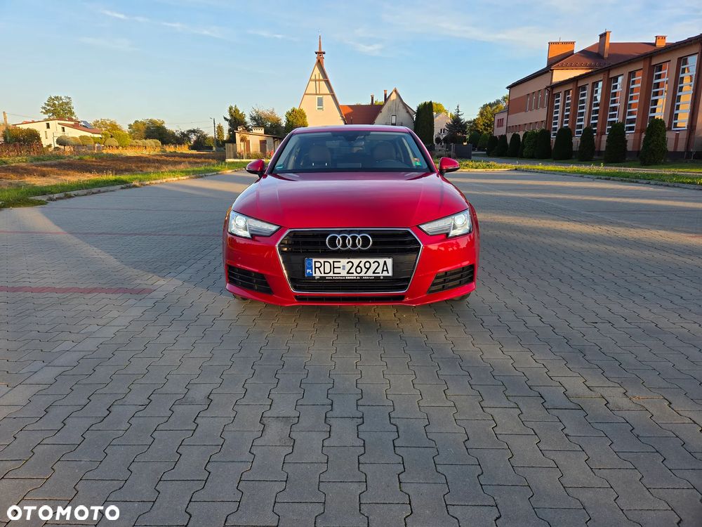 Audi A4 Limousine - 4