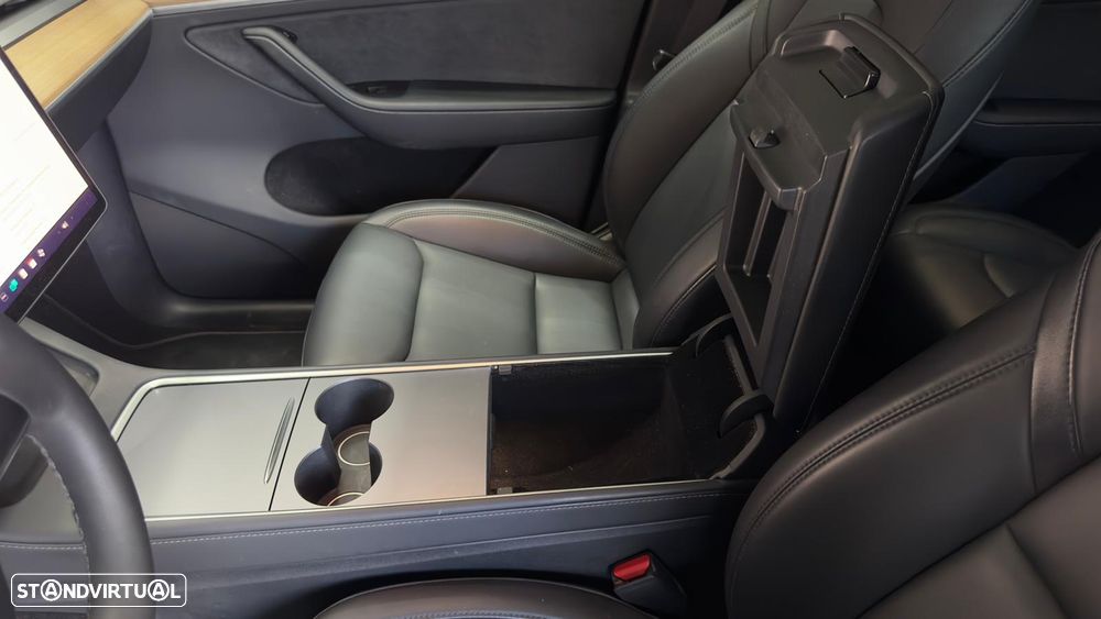 Tesla Model Y Performance Dual Motor AWD - 38