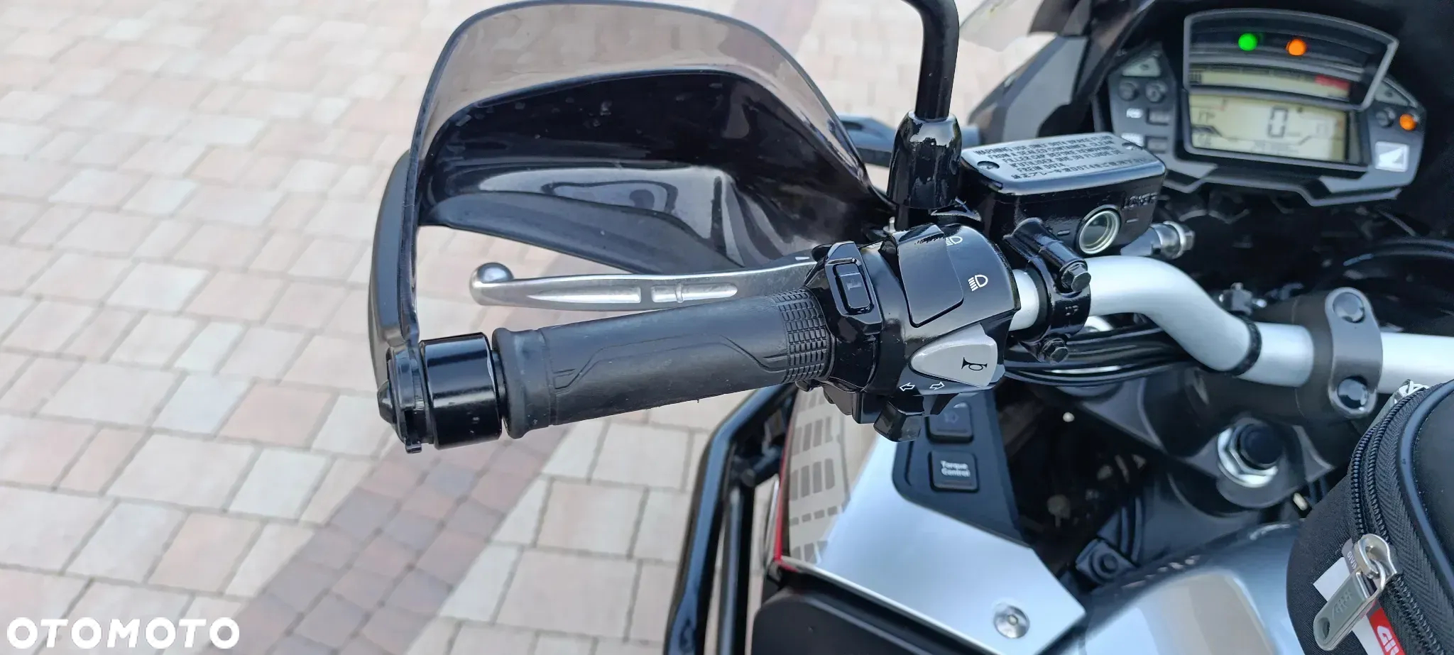 Honda VFR - 11