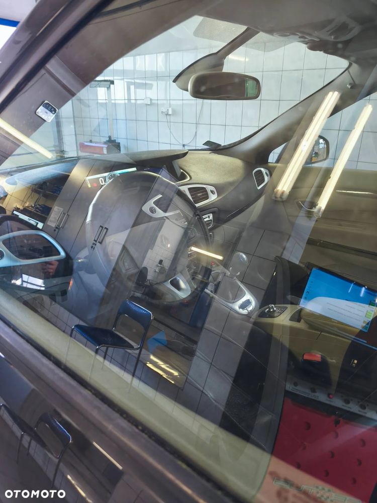 Renault Scenic 1.9 dCi Privilege - 7