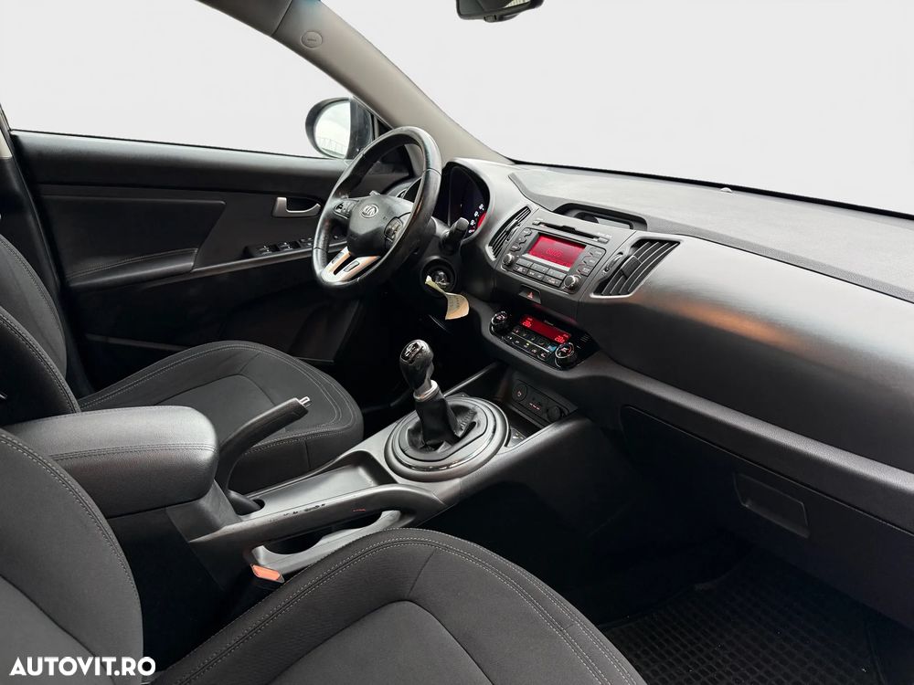 Kia Sportage 2.0 CRDI 4WD Attract - 11