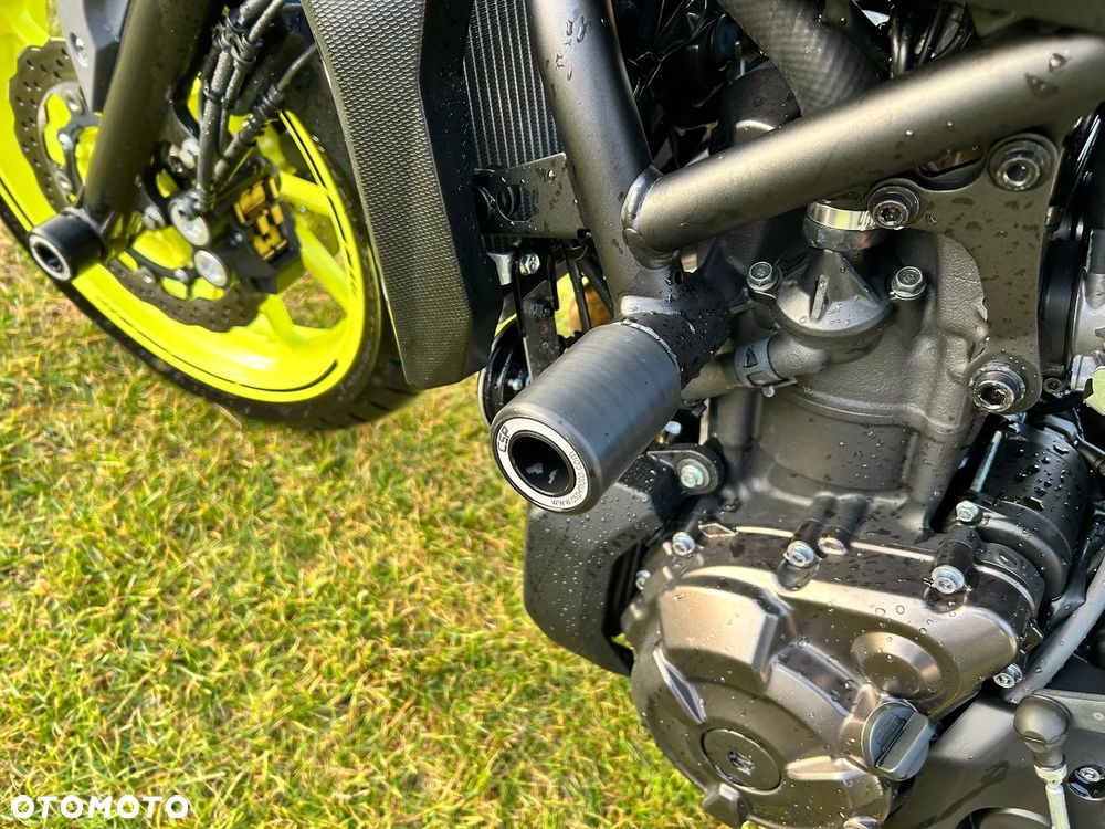 Yamaha MT - 7